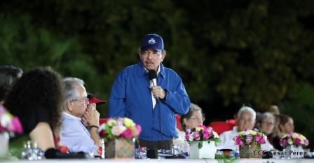 Presidente Daniel Ortega y vicepresidenta Rosario Murillo en homenaje al Padre de la Revolución Sandinista Carlos Fonseca