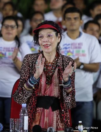 Presidente Daniel Ortega y vicepresidenta Rosario Murillo en homenaje al Padre de la Revolución Sandinista Carlos Fonseca