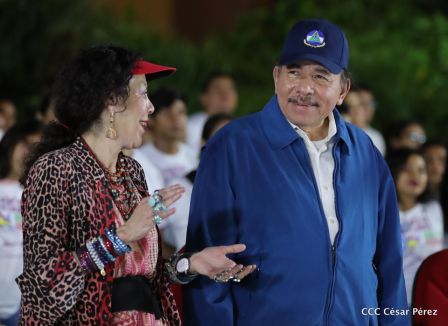Presidente Daniel Ortega y vicepresidenta Rosario Murillo en homenaje al Padre de la Revolución Sandinista Carlos Fonseca