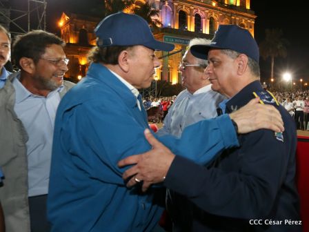 Presidente Daniel Ortega y vicepresidenta Rosario Murillo en homenaje al Padre de la Revolución Sandinista Carlos Fonseca