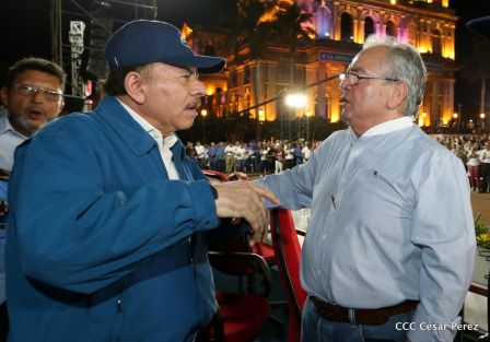 Presidente Daniel Ortega y vicepresidenta Rosario Murillo en homenaje al Padre de la Revolución Sandinista Carlos Fonseca