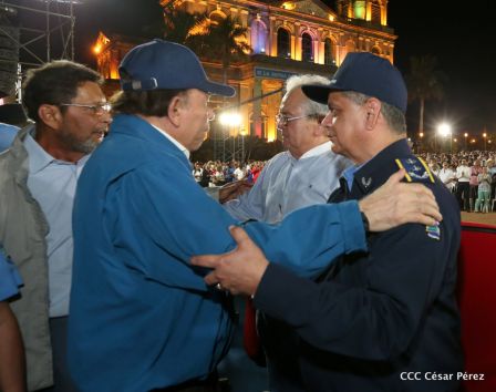 Presidente Daniel Ortega y vicepresidenta Rosario Murillo en homenaje al Padre de la Revolución Sandinista Carlos Fonseca