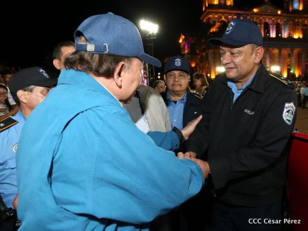 Presidente Daniel Ortega y vicepresidenta Rosario Murillo en homenaje al Padre de la Revolución Sandinista Carlos Fonseca