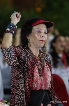 Presidente Daniel Ortega y vicepresidenta Rosario Murillo en homenaje al Padre de la Revolución Sandinista Carlos Fonseca
