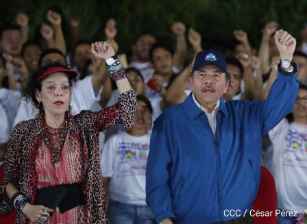 Presidente Daniel Ortega y vicepresidenta Rosario Murillo en homenaje al Padre de la Revolución Sandinista Carlos Fonseca