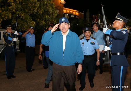 Presidente Daniel Ortega y vicepresidenta Rosario Murillo en homenaje al Padre de la Revolución Sandinista Carlos Fonseca
