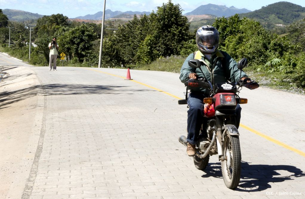 Gobierno Sandinista inaugura 10 kilómetros de carretera entre La Libertad – Santo Domingo en Chontales