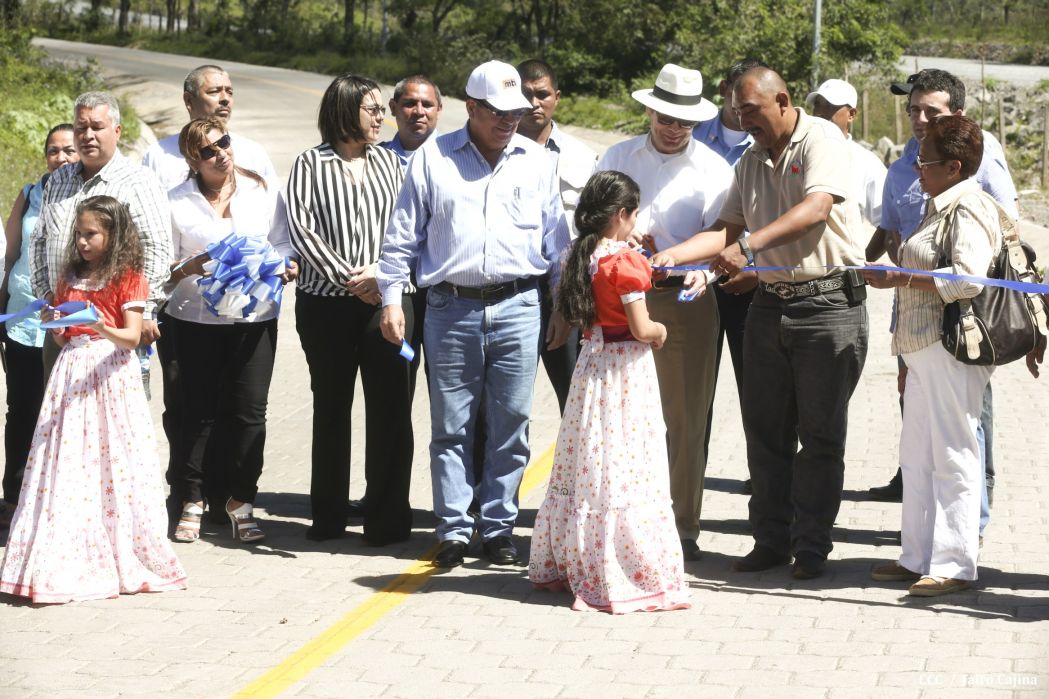 Gobierno Sandinista inaugura 10 kilómetros de carretera entre La Libertad – Santo Domingo en Chontales