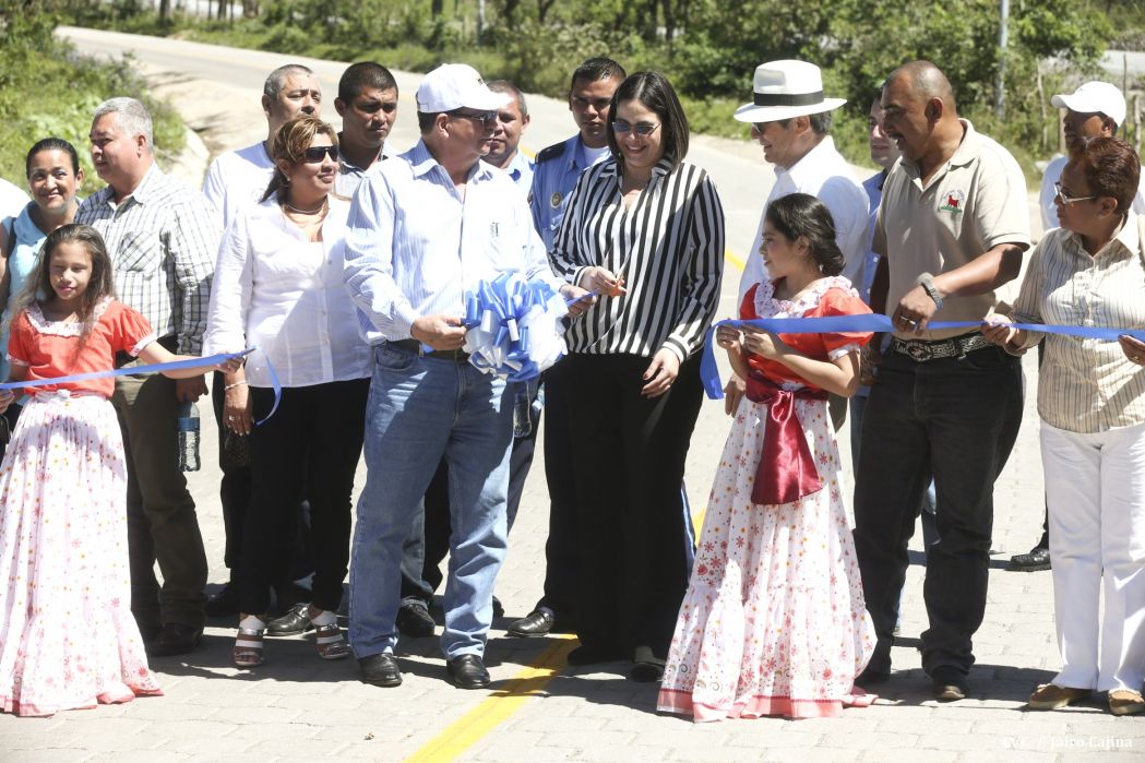 Gobierno Sandinista inaugura 10 kilómetros de carretera entre La Libertad – Santo Domingo en Chontales