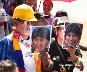 Capitalinos caminan en defensa de sus derechos y en solidaridad con Bolivia