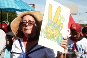 Capitalinos caminan en defensa de sus derechos y en solidaridad con Bolivia