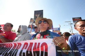 Capitalinos caminan en defensa de sus derechos y en solidaridad con Bolivia