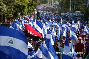 Caminata: “Dignidad, Derechos, No Violencia!”, “Mujeres Valientes!” y ”Con La Paz No se Juega!”