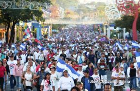 Caminata: “Dignidad, Derechos, No Violencia!”, “Mujeres Valientes!” y ”Con La Paz No se Juega!”