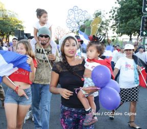 Caminata: “Dignidad, Derechos, No Violencia!”, “Mujeres Valientes!” y ”Con La Paz No se Juega!”