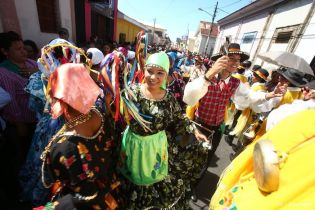 Tradicional Tope de los Santos en Carazo