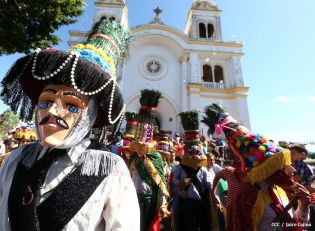 Tradicional Tope de los Santos en Carazo