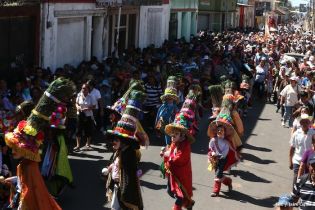 Tradicional Tope de los Santos en Carazo