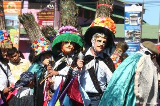 Tradicional Tope de los Santos en Carazo