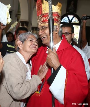 Caraceños celebran a San Sebastián en compañía del Cardenal Brenes