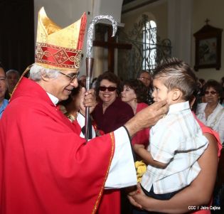 Caraceños celebran a San Sebastián en compañía del Cardenal Brenes