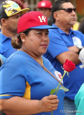 Homenaje al héroe de la solidaridad Roberto Clemente