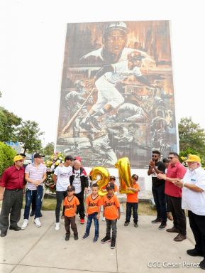 Homenaje al héroe de la solidaridad Roberto Clemente