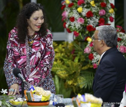 Presidente Daniel Ortega y Vicepresidenta Rosario Murillo reciben cartas credenciales de embajadores de Panamá y Yibuti