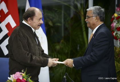 Presidente Daniel Ortega y Vicepresidenta Rosario Murillo reciben cartas credenciales de embajadores de Panamá y Yibuti