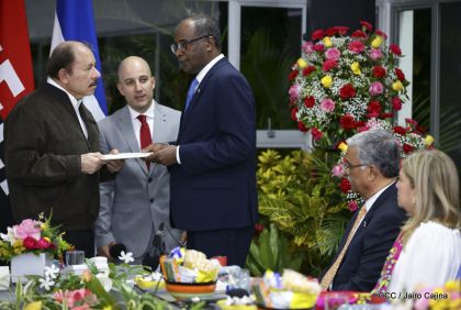 Presidente Daniel Ortega y Vicepresidenta Rosario Murillo reciben cartas credenciales de embajadores de Panamá y Yibuti