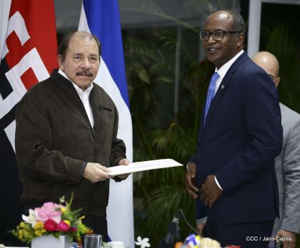 Presidente Daniel Ortega y Vicepresidenta Rosario Murillo reciben cartas credenciales de embajadores de Panamá y Yibuti