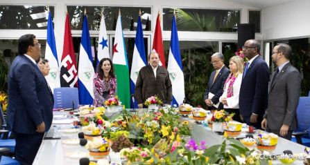 Presidente Daniel Ortega y Vicepresidenta Rosario Murillo reciben cartas credenciales de embajadores de Panamá y Yibuti