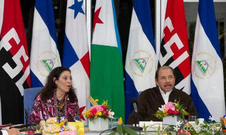 Presidente Daniel Ortega y Vicepresidenta Rosario Murillo reciben cartas credenciales de embajadores de Panamá y Yibuti
