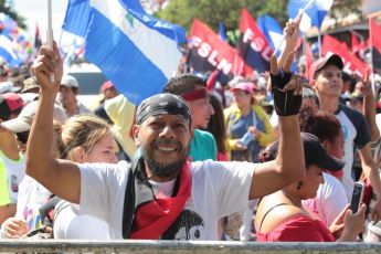 Caminando como raza nicaragüense que sabe de luchas y de honor celebrando las glorias y victorias de Rubén Darío