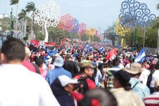 Caminando como raza nicaragüense que sabe de luchas y de honor celebrando las glorias y victorias de Rubén Darío