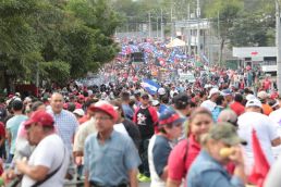 Caminando como raza nicaragüense que sabe de luchas y de honor celebrando las glorias y victorias de Rubén Darío