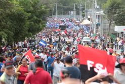 Caminando como raza nicaragüense que sabe de luchas y de honor celebrando las glorias y victorias de Rubén Darío
