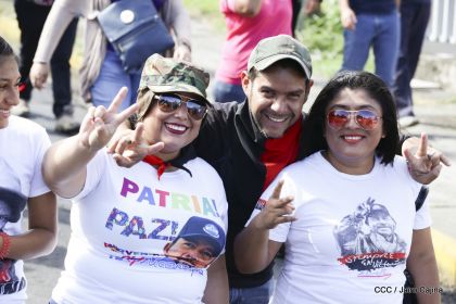 Caminando como raza nicaragüense que sabe de luchas y de honor celebrando las glorias y victorias de Rubén Darío