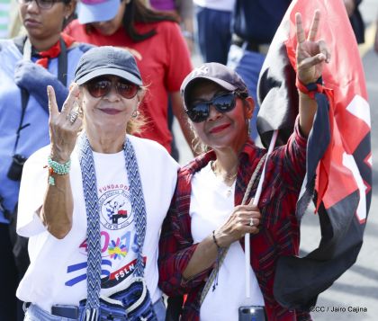 Caminando como raza nicaragüense que sabe de luchas y de honor celebrando las glorias y victorias de Rubén Darío