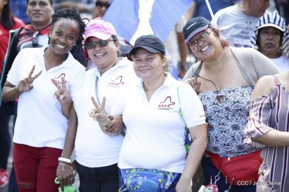 Caminando como raza nicaragüense que sabe de luchas y de honor celebrando las glorias y victorias de Rubén Darío