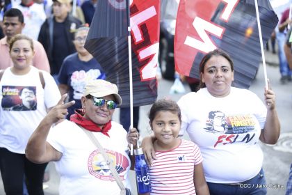 Caminando como raza nicaragüense que sabe de luchas y de honor celebrando las glorias y victorias de Rubén Darío