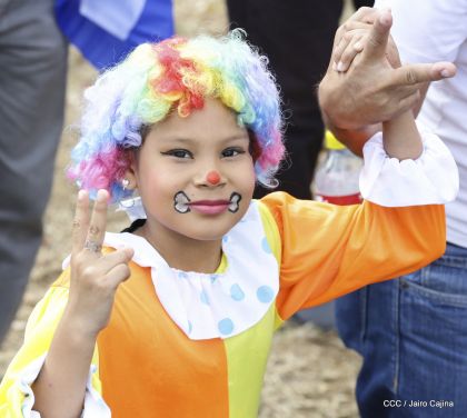 Caminando como raza nicaragüense que sabe de luchas y de honor celebrando las glorias y victorias de Rubén Darío