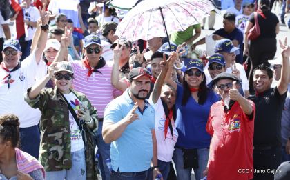 Caminando como raza nicaragüense que sabe de luchas y de honor celebrando las glorias y victorias de Rubén Darío