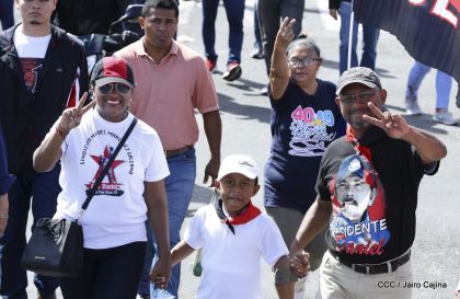Caminando como raza nicaragüense que sabe de luchas y de honor celebrando las glorias y victorias de Rubén Darío