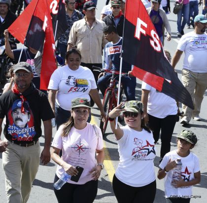 Caminando como raza nicaragüense que sabe de luchas y de honor celebrando las glorias y victorias de Rubén Darío