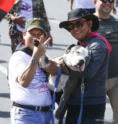 Caminando como raza nicaragüense que sabe de luchas y de honor celebrando las glorias y victorias de Rubén Darío