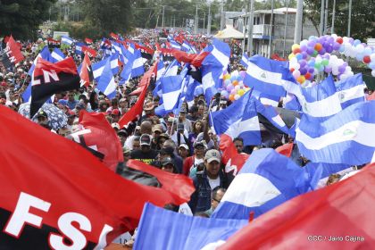 Caminando como raza nicaragüense que sabe de luchas y de honor celebrando las glorias y victorias de Rubén Darío