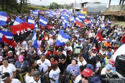 Caminando como raza nicaragüense que sabe de luchas y de honor celebrando las glorias y victorias de Rubén Darío