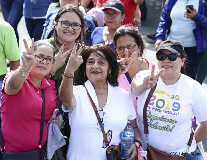 Caminando como raza nicaragüense que sabe de luchas y de honor celebrando las glorias y victorias de Rubén Darío