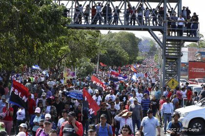 Caminando como raza nicaragüense que sabe de luchas y de honor celebrando las glorias y victorias de Rubén Darío